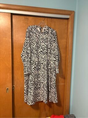 Halogen Black & White Zebra Midi Dress